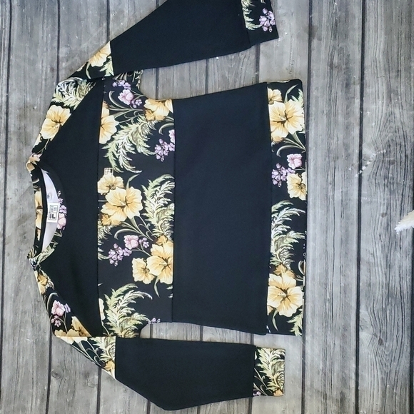 Fila Tops - Fila Anna Sui Hawaiian Sweatshirt Size Large